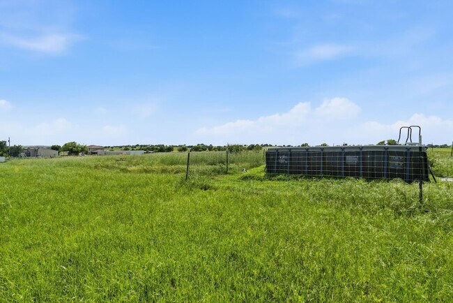 Building Photo - 303 Mesa Rdg