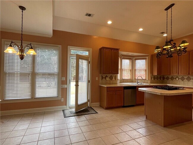 Building Photo - 245 Gladeside Path