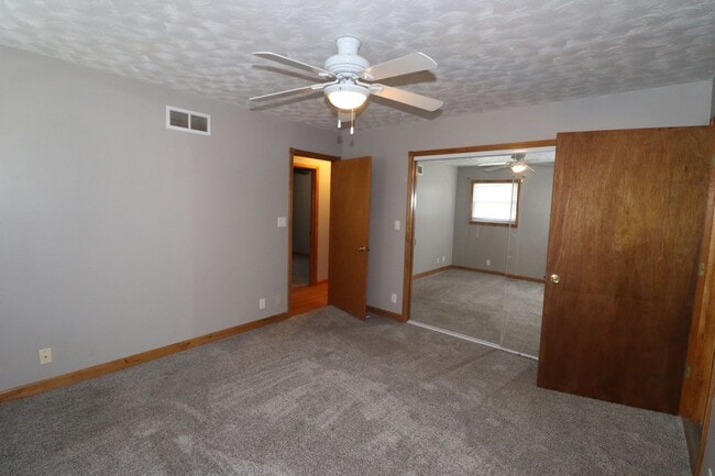 Building Photo - Spacious Home for rent!