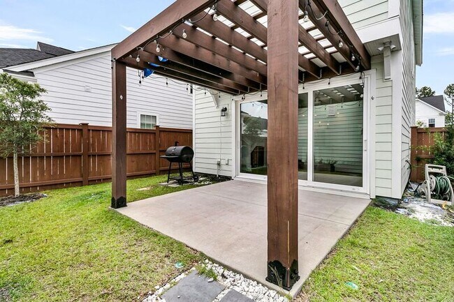 Building Photo - 396 Ripple Park Dr