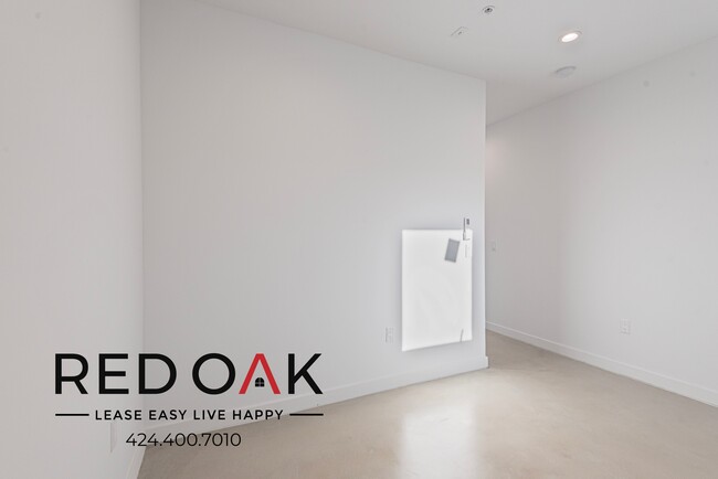 Building Photo - ~1 Month FREE~ Luxurious New Two Bedroom w...