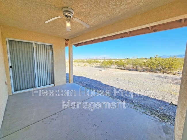 Building Photo - 3280 E Winery Rd