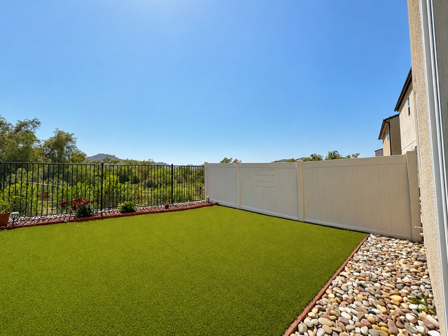 Building Photo - Beautiful and almost Brand New 3 Bedroom House in Citro, Fallbrook for Rent