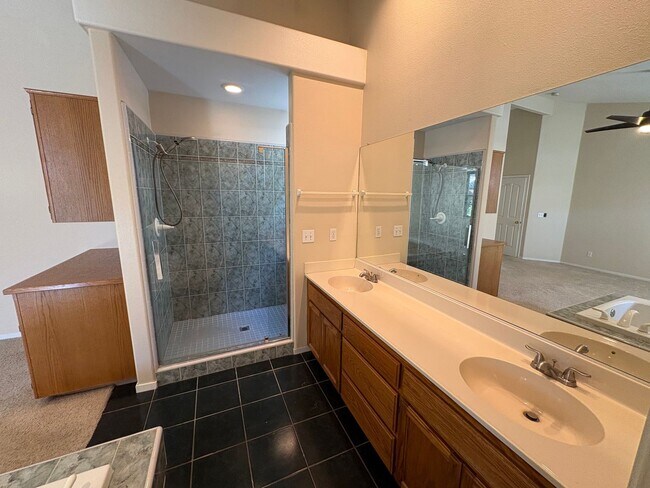 Building Photo - 1523 E Monte Vista Ct