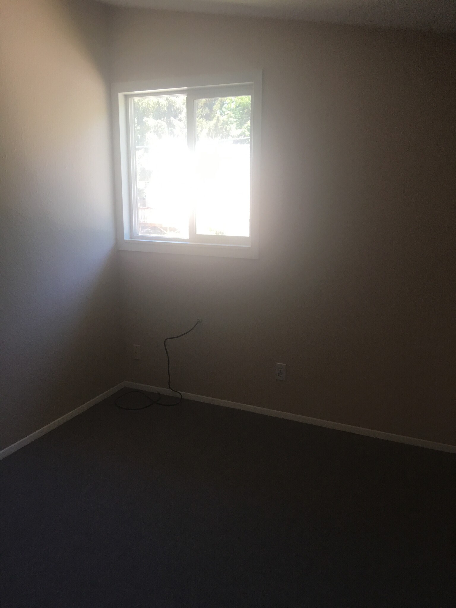 Building Photo - 1165 NE Harvey Rd