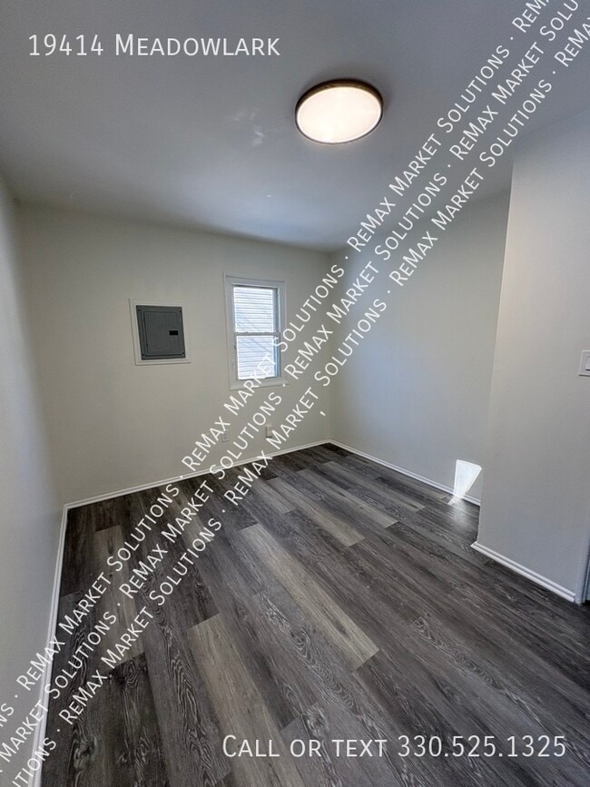 Building Photo - 19414 Meadowlark-