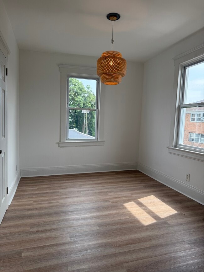 Building Photo - 342 E Westfield Ave