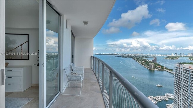 Building Photo - 1750 N Bayshore Dr