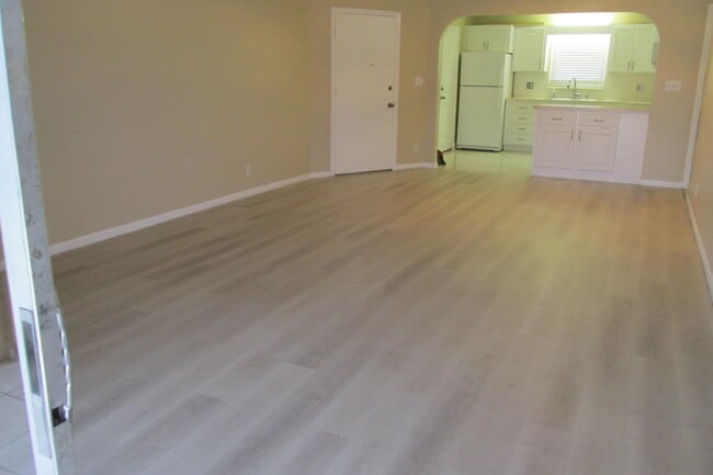 Building Photo - 10789 N Military Trl