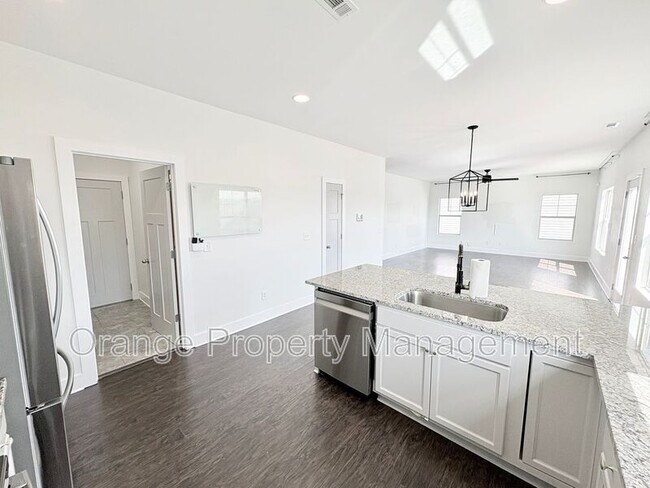 Building Photo - 211 Crooked Cedar Way