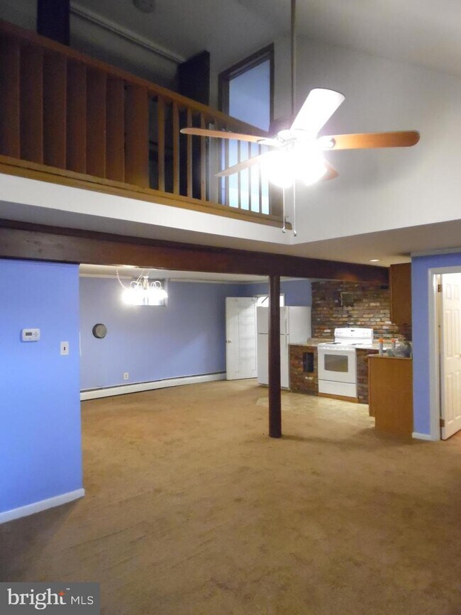 Building Photo - 512 Clems Run