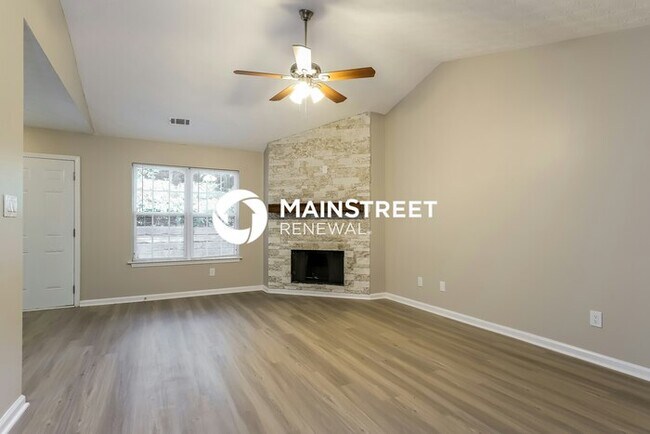 Building Photo - 3 Bedroom Pet-Friendly Home in Gainesville, GA with Main Street Renewal