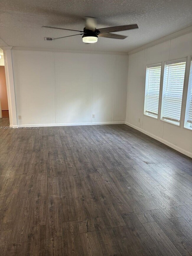 Building Photo - 390 NW 134th Ave