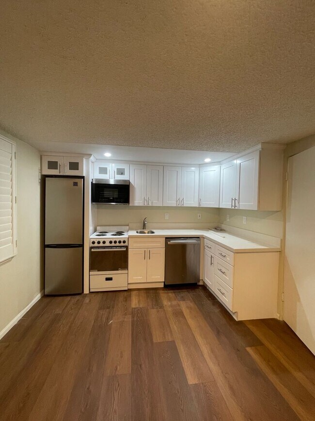Building Photo - 714 Ocean View