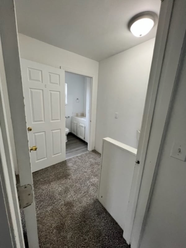 Building Photo - 206 S 4th St