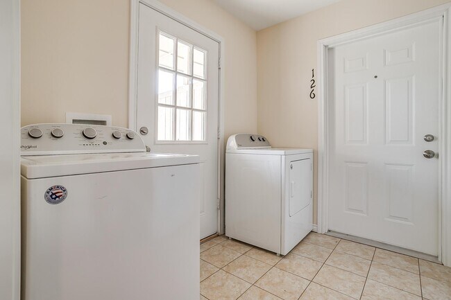 Building Photo - 5076 Matilda St