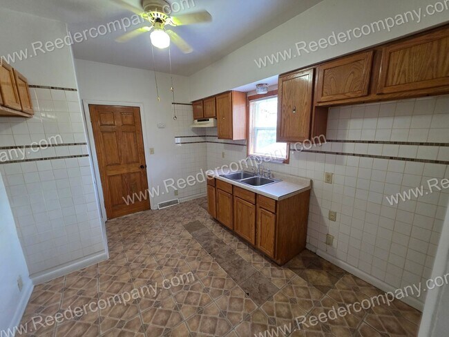Building Photo - 921 Wilcox St