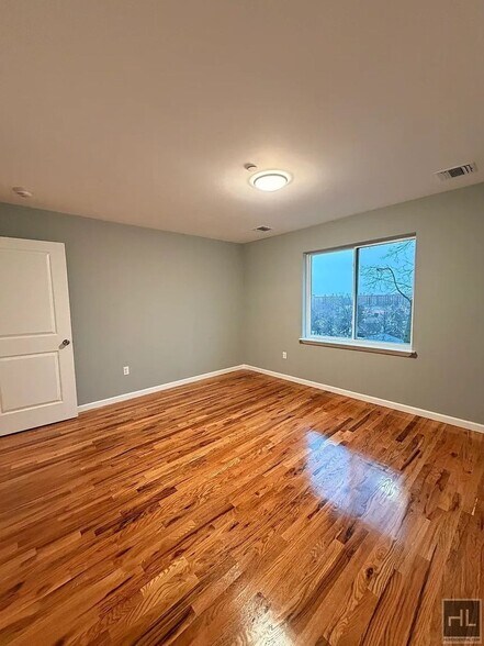 Building Photo - CUNARD AVENUE