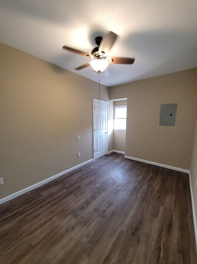 Building Photo - 70 GA-98