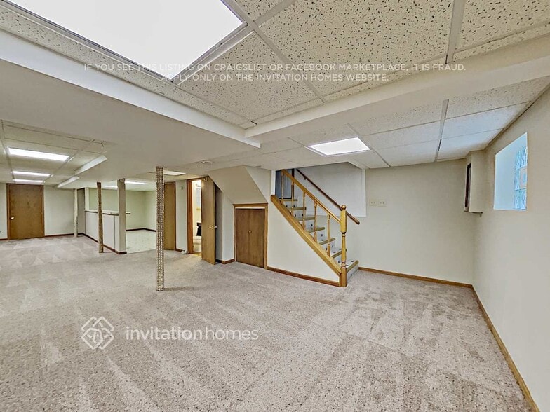 Building Photo - 6447 W 63rd Pl