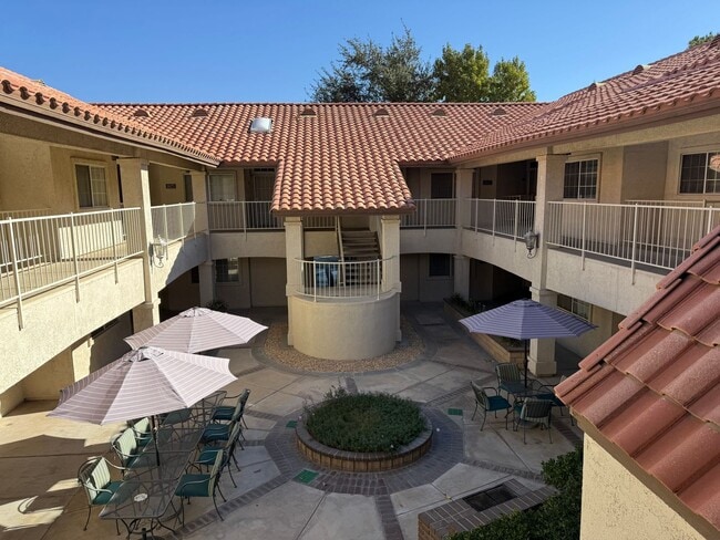 Building Photo - Jess Ranch- Brookhollow Condo, 55+ Communi...