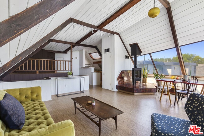 Building Photo - 7149 Woodrow Wilson Dr