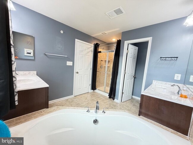 Building Photo - 5914 Krantz Dr