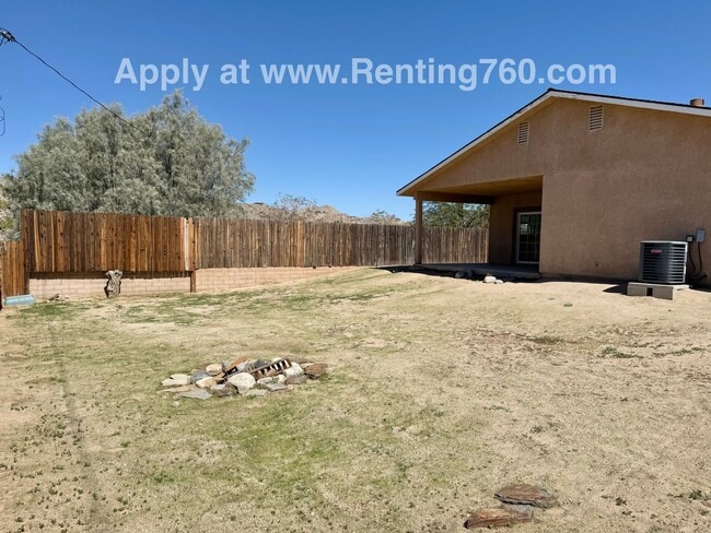 Building Photo - Spacious 3 Bed 2 Bath Home!
