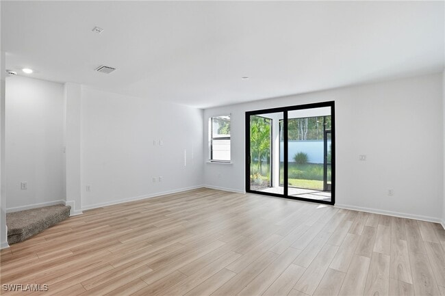 Building Photo - 27883 Radiant Ct