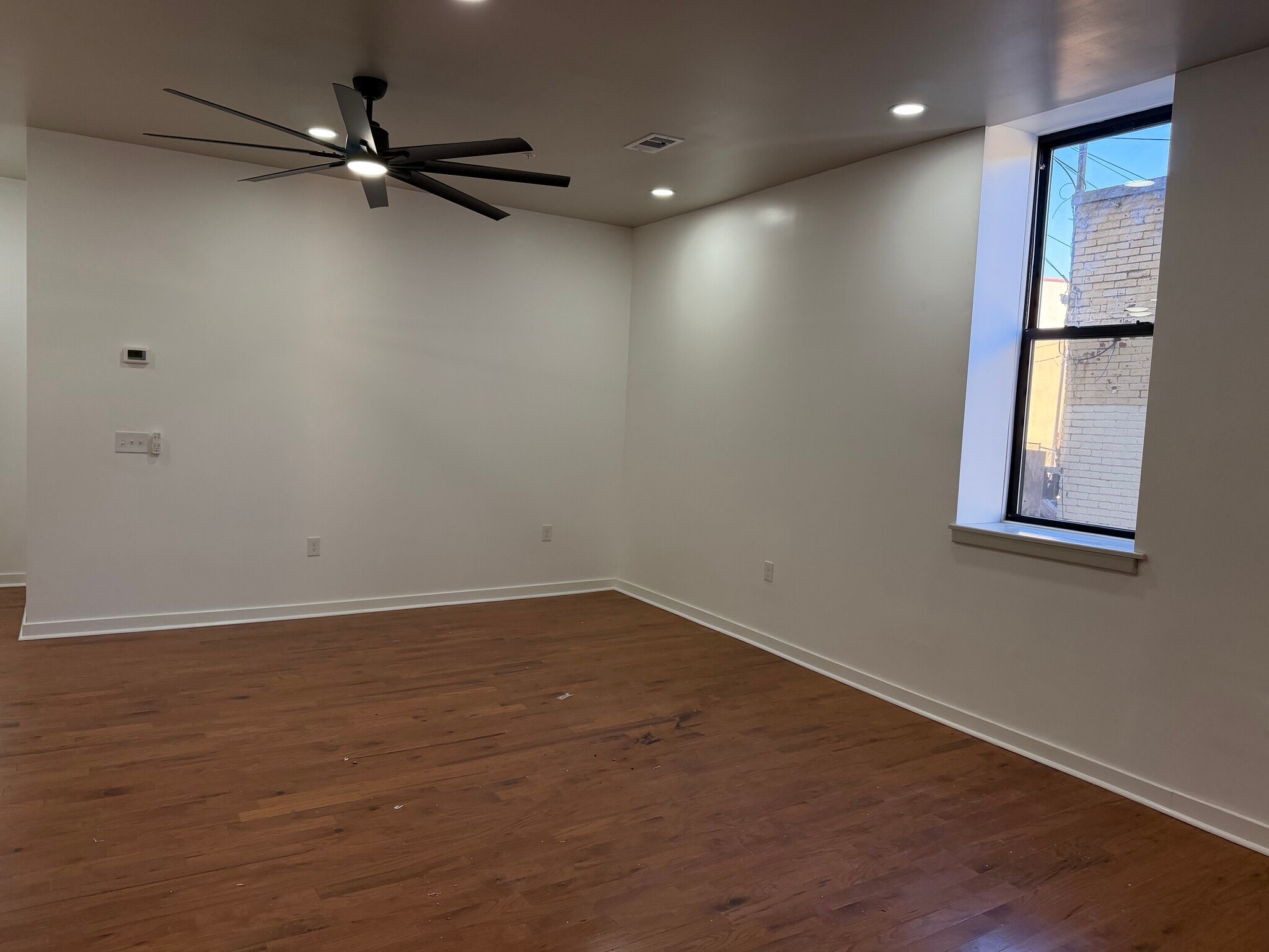 Building Photo - 711 Chew St