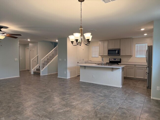 Building Photo - 16579 W Jenan Dr