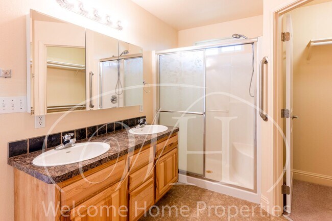 Building Photo - Spacious Home with Vaulted Ceilings