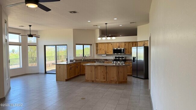 Building Photo - 4440 W Mountain Side Dr