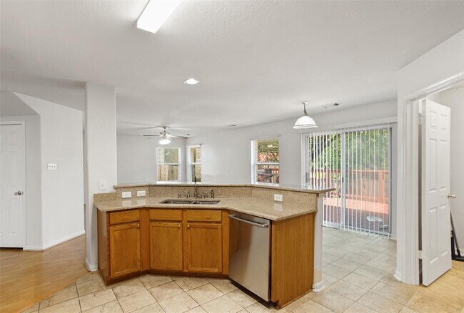 Building Photo - 1617 Gaylord Dr