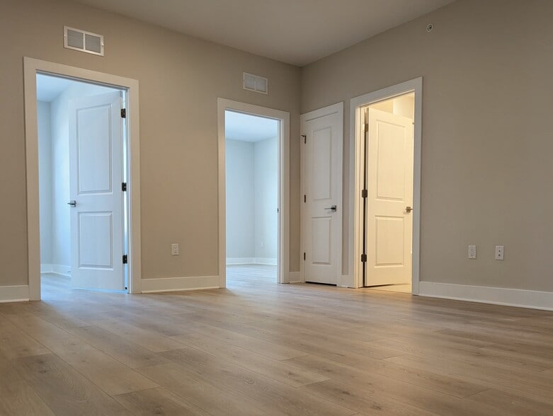 Building Photo - 3703 Jordan Dr