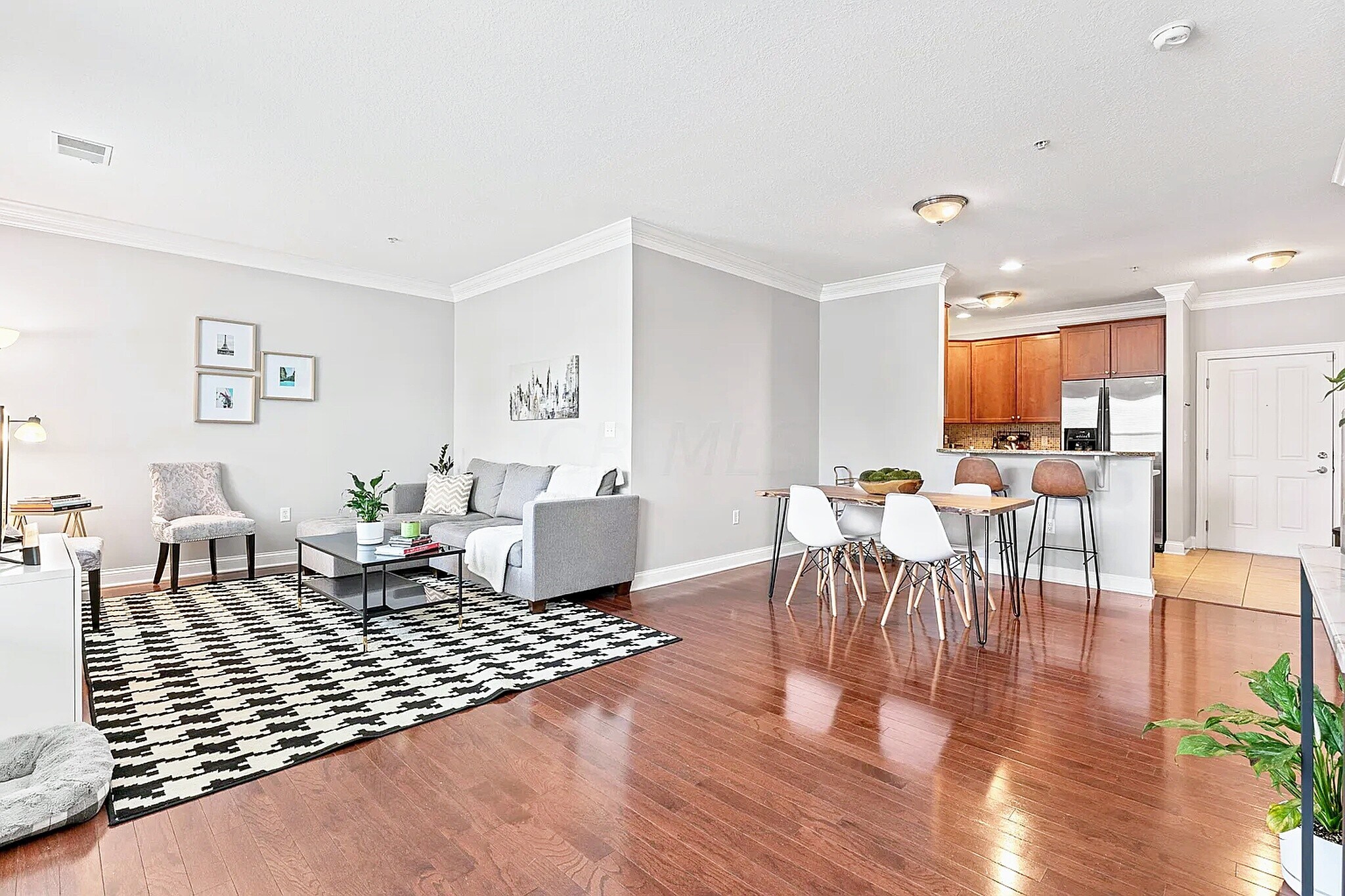 Living Room - 515 W 1st Ave