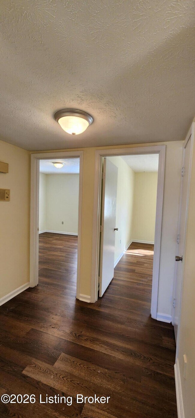 Building Photo - 3212 Springfield Dr