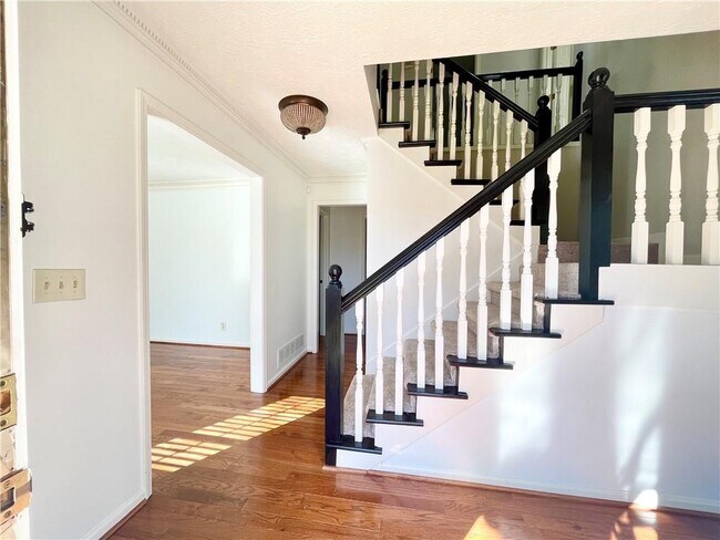 Building Photo - 2395 Brownstone Ct NE