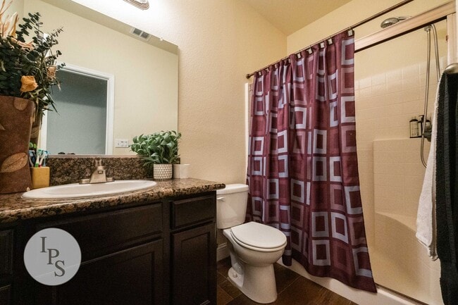 Building Photo - Sanger Home, 4BR/3BA, Near HighSchool + Parks -  Large Side Lot Included