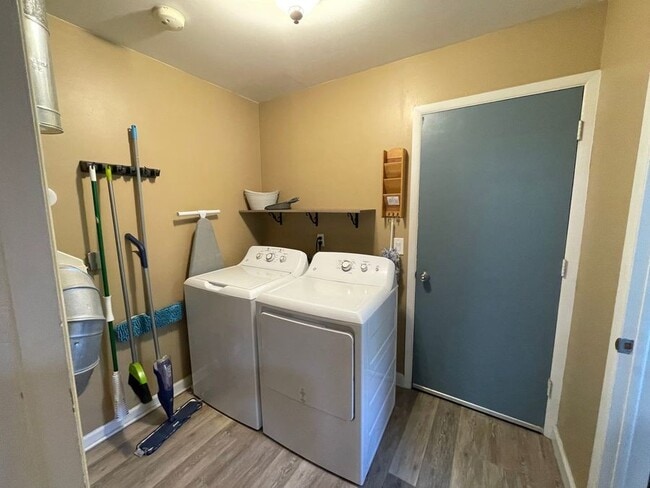 Building Photo - 4057 Bramford-