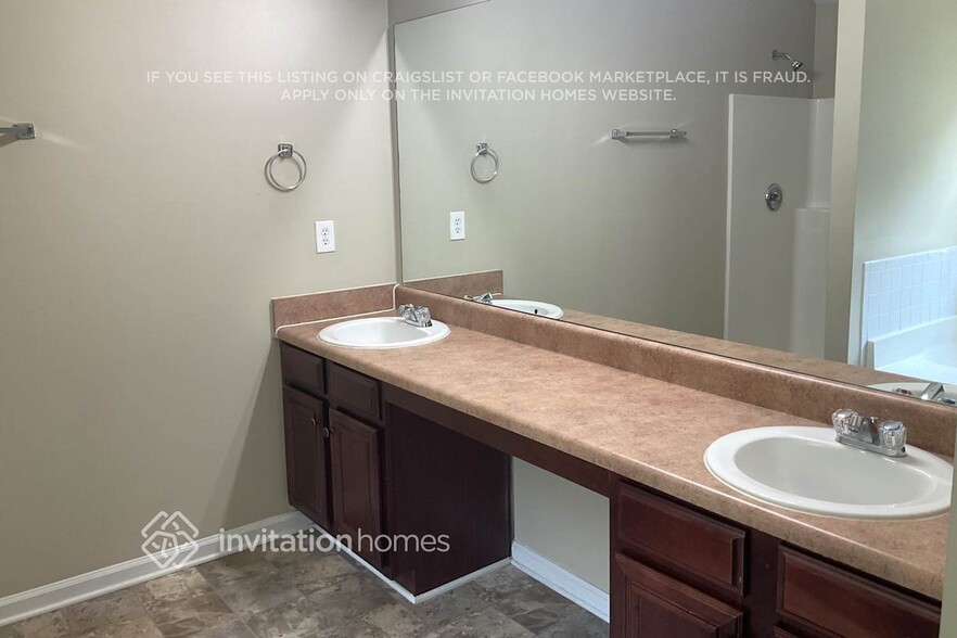 Building Photo - 4171 Defoors Farm Dr