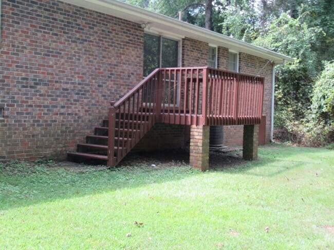 Building Photo - 55 Greenwood Ln