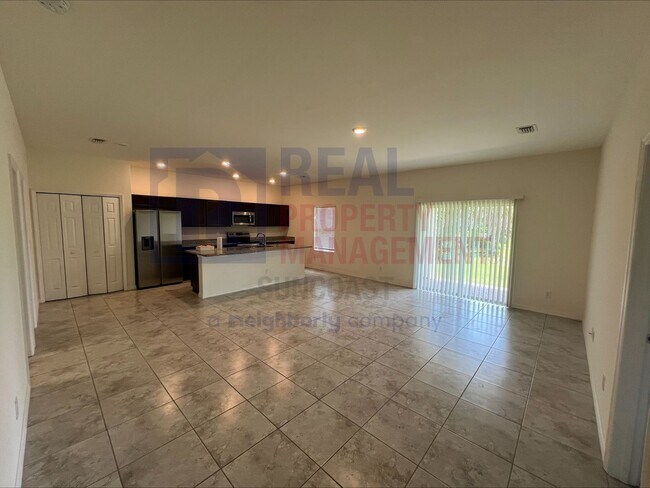Building Photo - 351 Sweetwater Dr