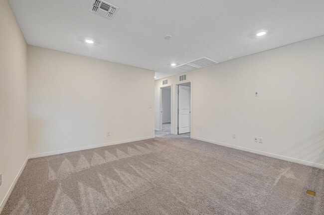 Building Photo - AMAZING 2 Story, 5 Bedroom Home in Gated community!