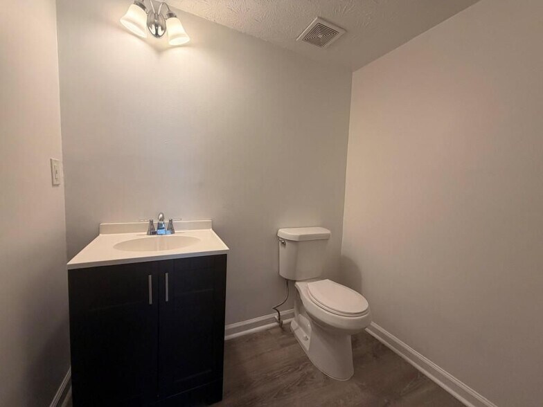 Building Photo - 1026 Wuthering Way