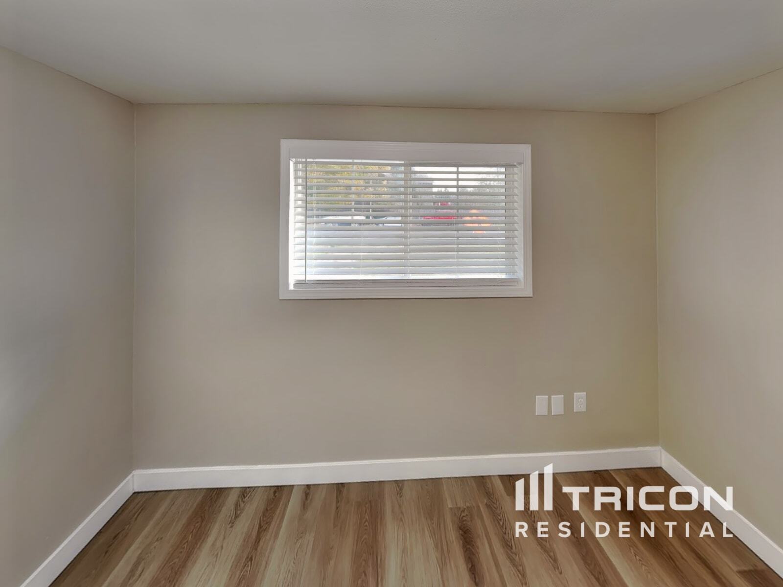 Building Photo - 13806 NE 49th St