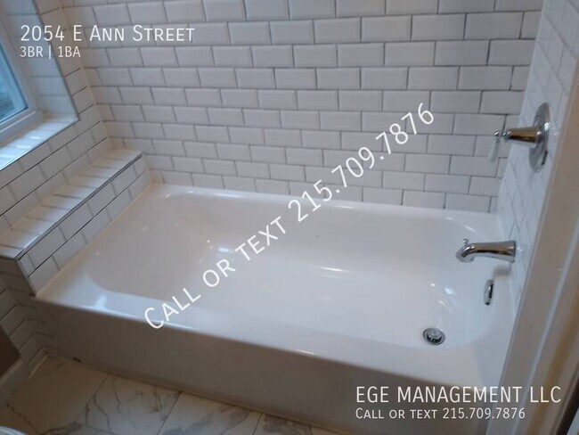 Building Photo - 2054 Ann St