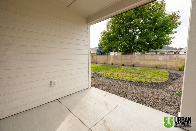 Building Photo - 3744 Clinton Rd