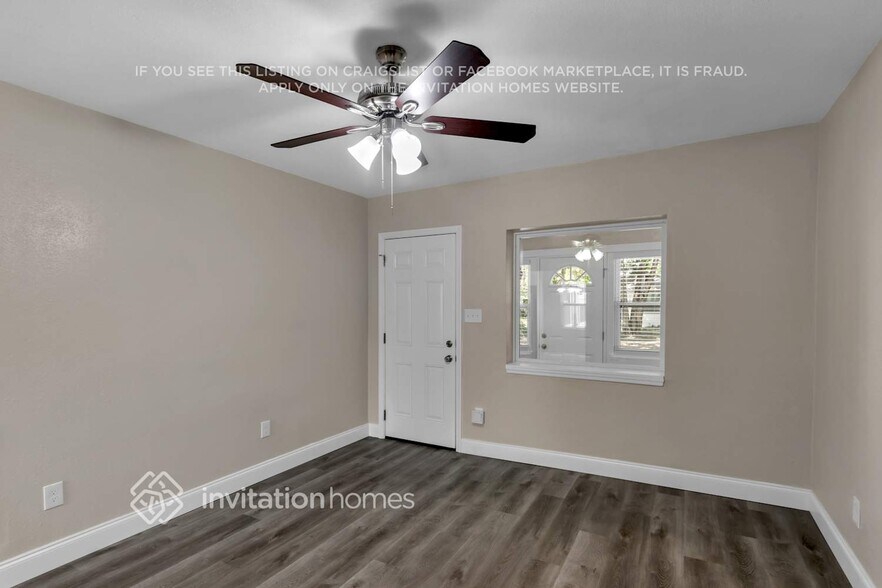 Building Photo - 2226 21st St S