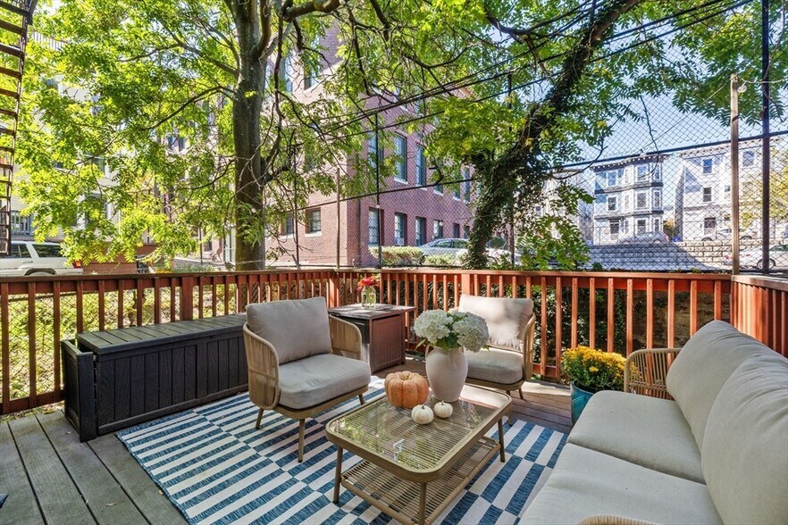 Building Photo - 39 I St